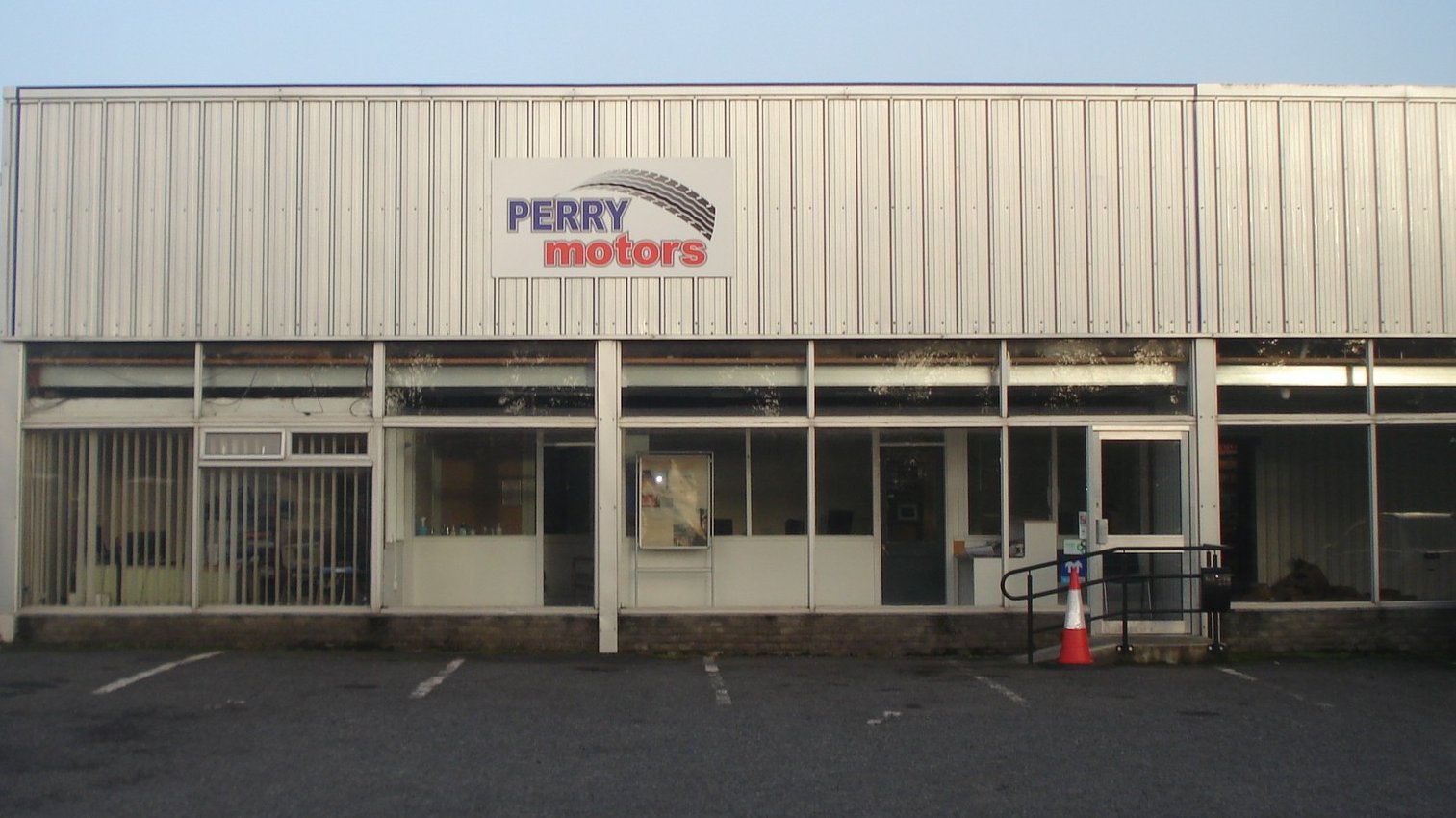 Perry Motors showroom front, Old Dublin Road, Athy R14 WR96